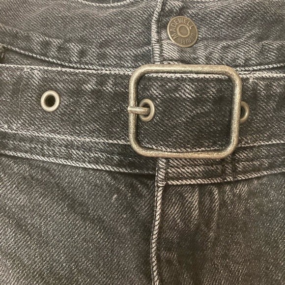 Madewell ‘90s Jean Shorts - Picture 4 of 6